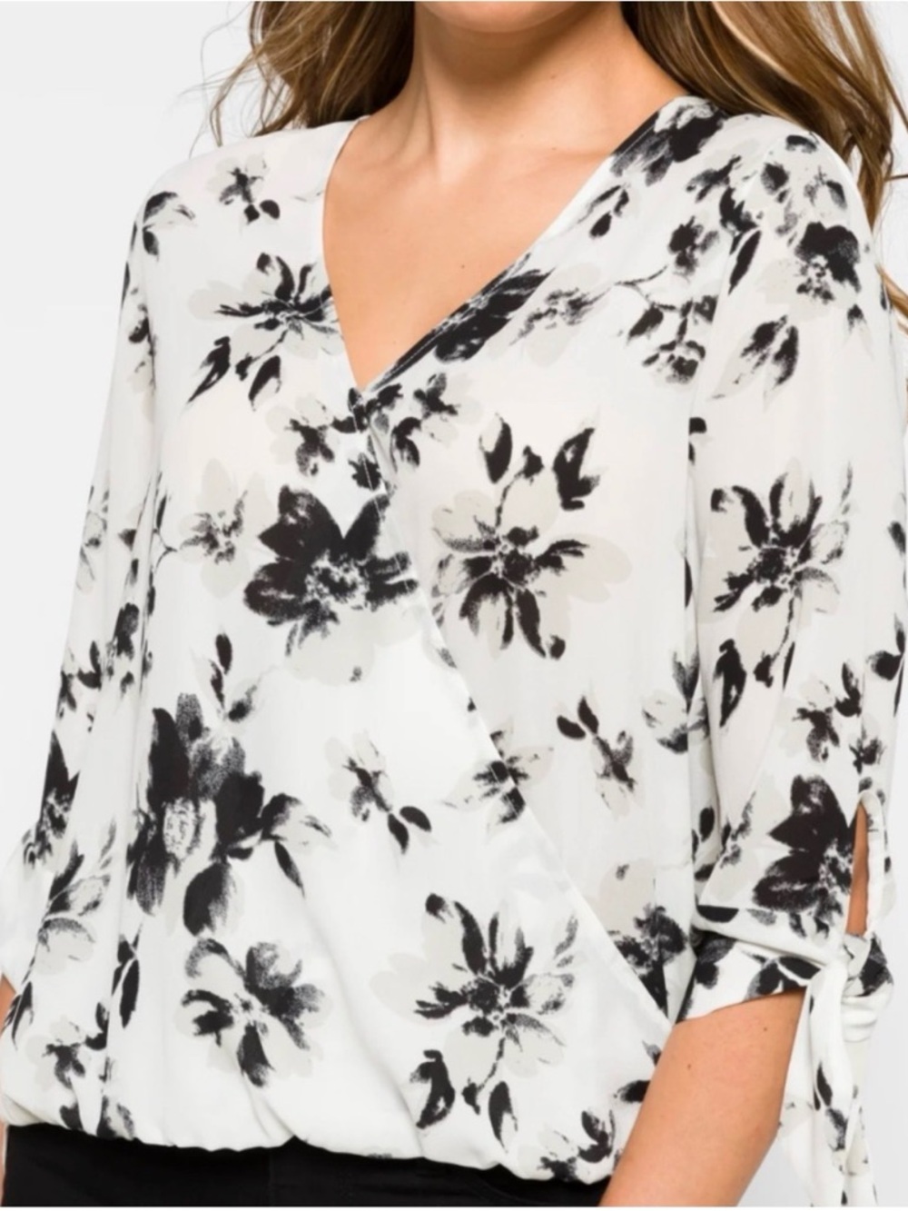 West Kei White Floral V-Neck Tie-Sleeve Blouse